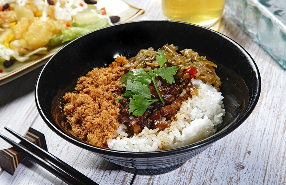 魚鬆肉燥飯(圖)