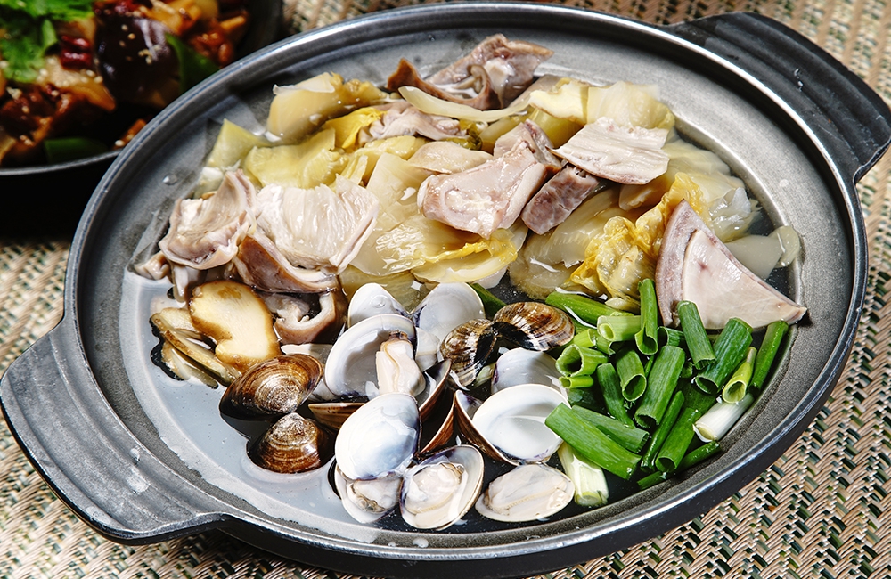 酸菜蛤蜊豬肚鍋(圖)